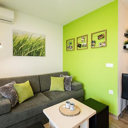 Apartmaji Banonia " Poletni Vetrc " Banovci Esterno foto