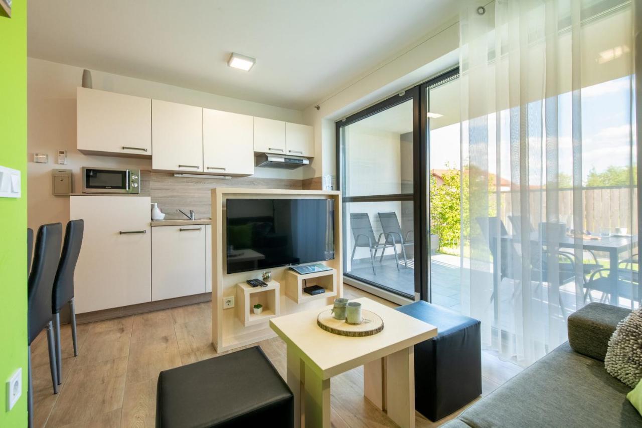 Apartmaji Banonia " Poletni Vetrc " Banovci Esterno foto