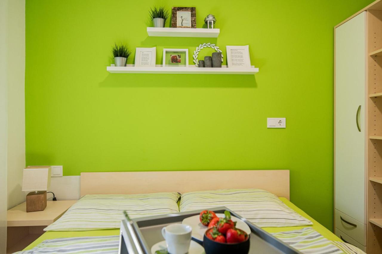 Apartmaji Banonia " Poletni Vetrc " Banovci Esterno foto