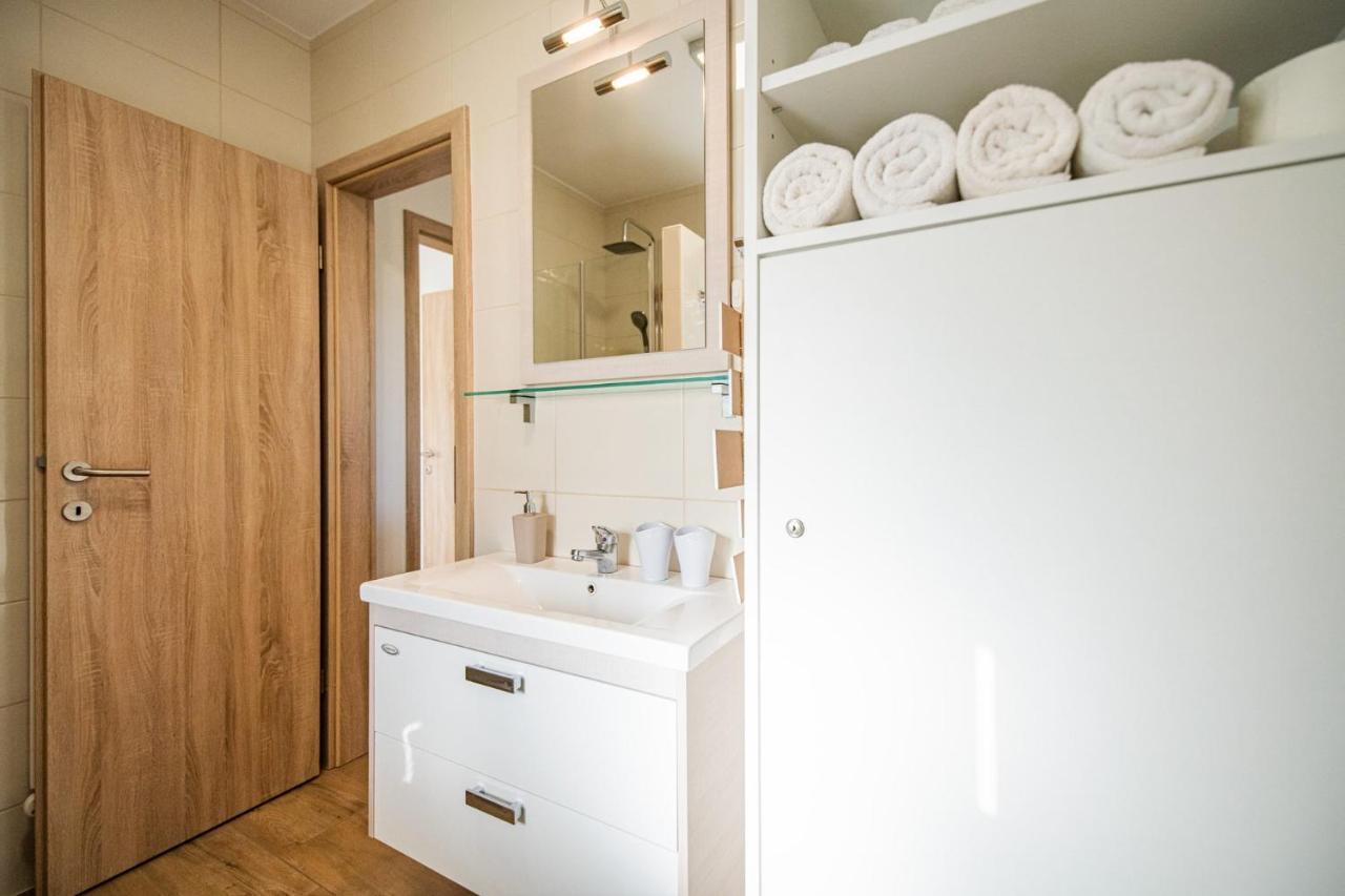 Apartmaji Banonia " Poletni Vetrc " Banovci Esterno foto
